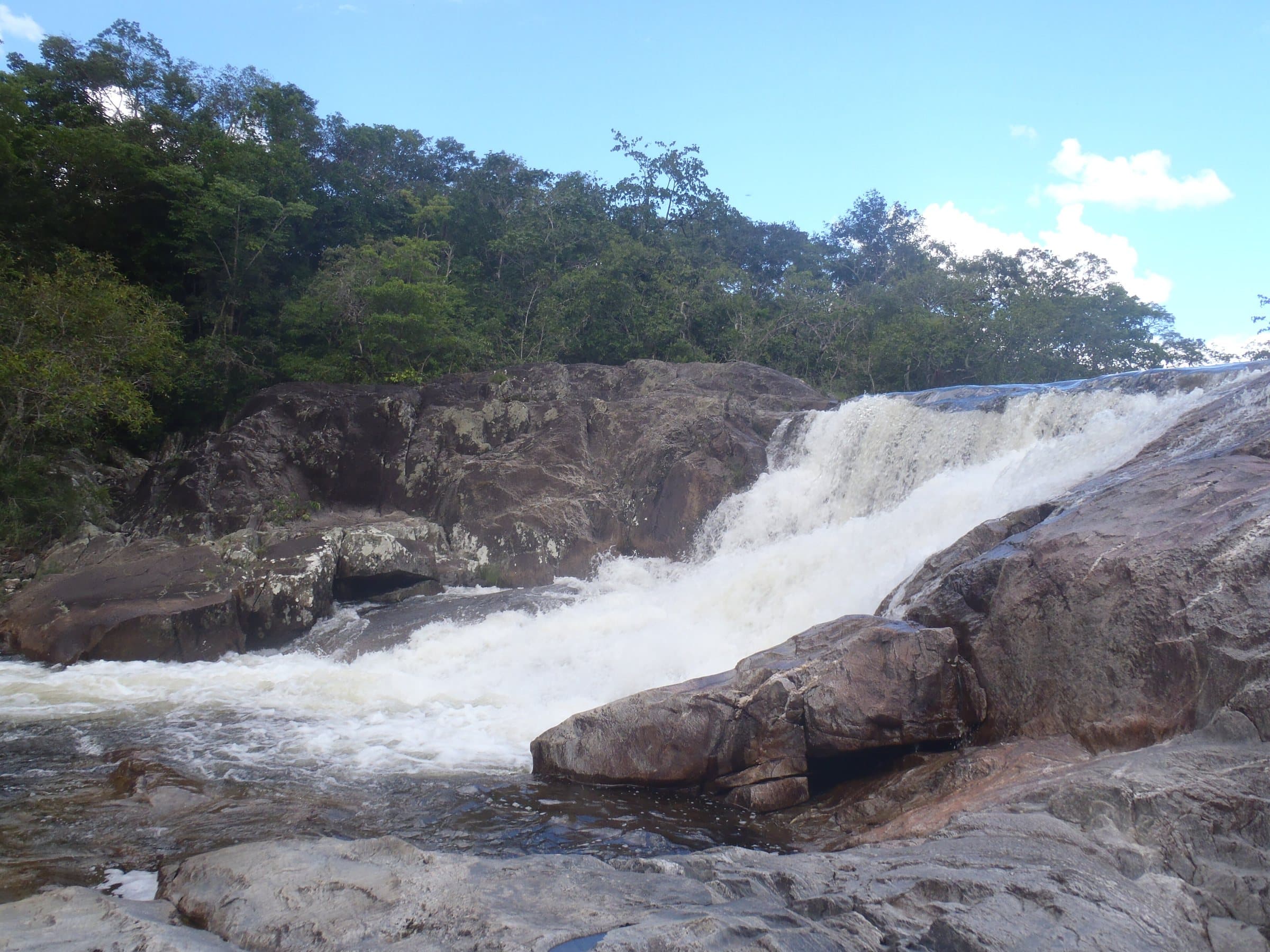 Cachoeira São Bartolomeu — Vale das Araras — Cascada